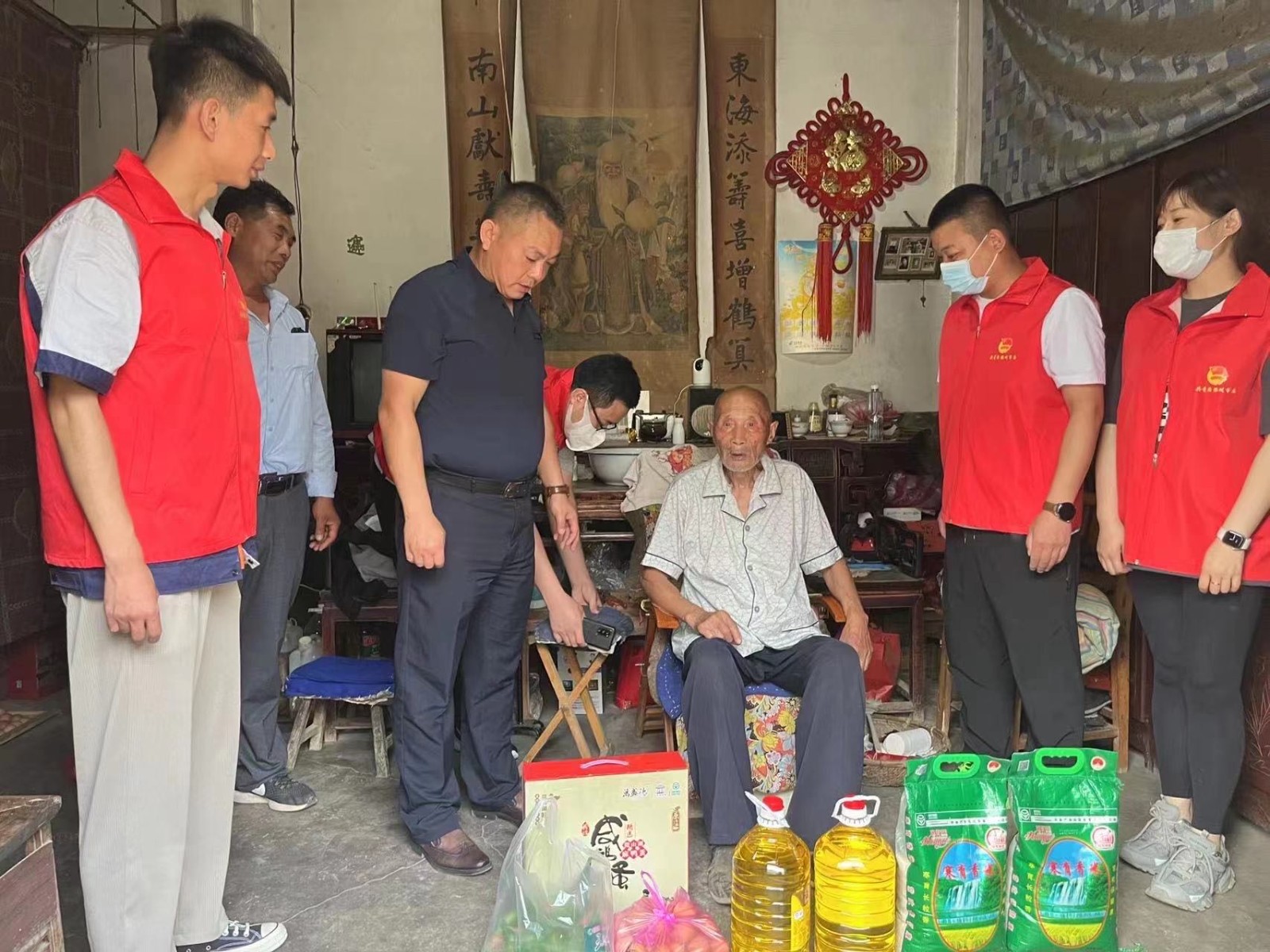 走访慰问困难群体