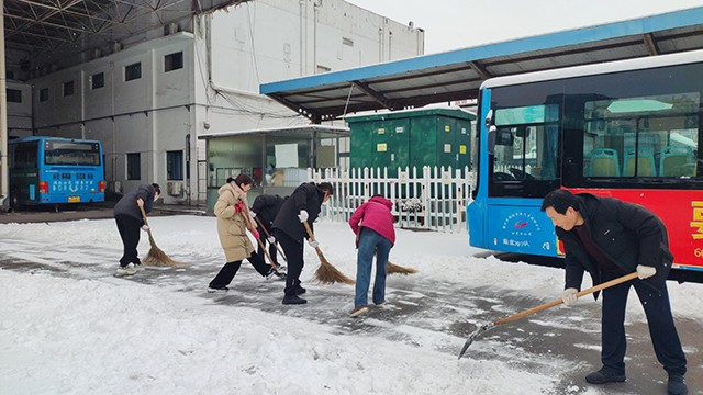 20240116市交通运输局全力开展除雪保畅工作2