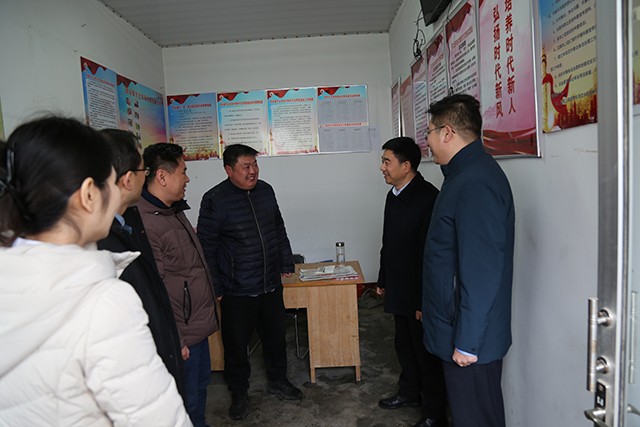 20240202市交通运输局走访慰问派驻第一书记及困难群众