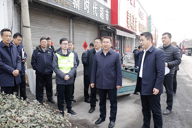 周刚在督导调研S513滕薛线提升工程项目建设时要求