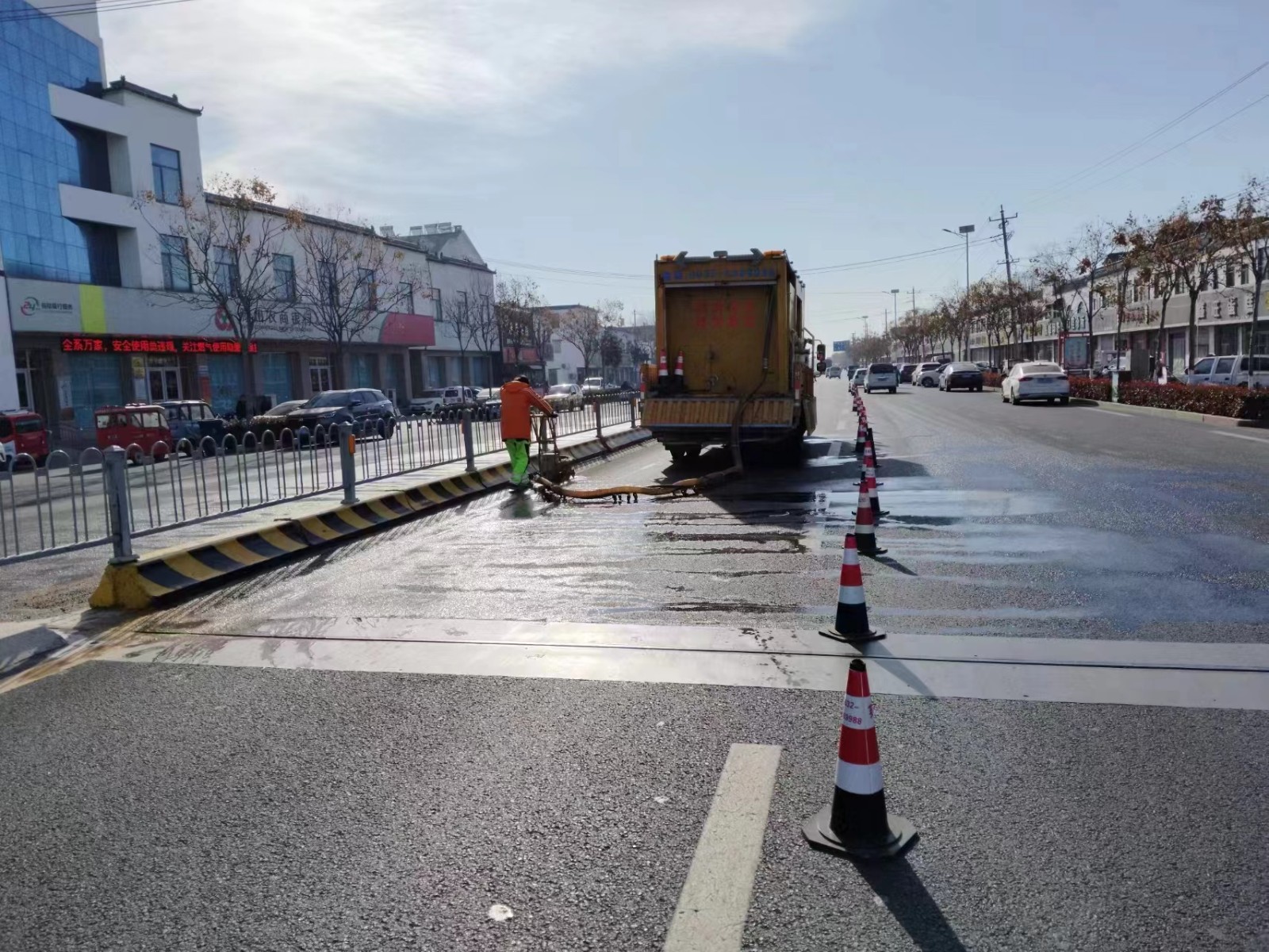 20240403交發(fā)集團通大路橋公司承建S513滕薛線滕州段提升工程土建交安部分順利完工
