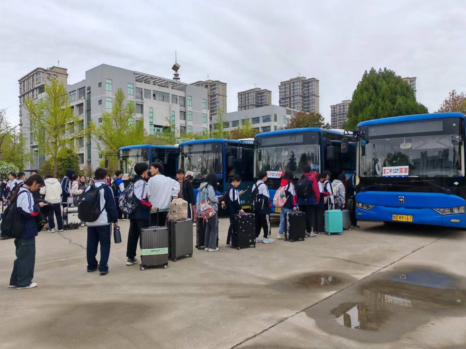 交發(fā)集團公交公司全力保障清明節(jié)假期學生運輸任務