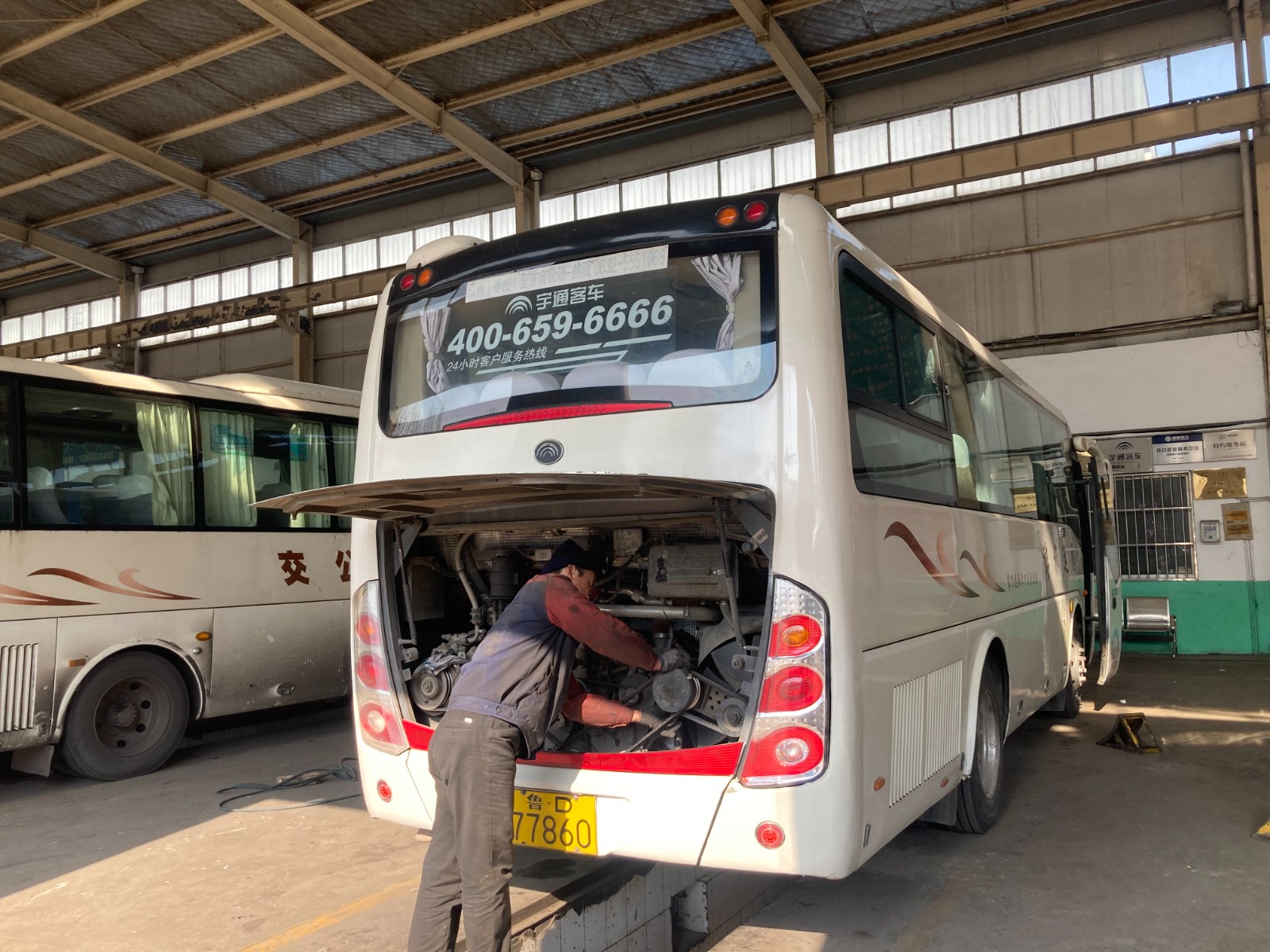 20240415:交發(fā)集團(tuán)國運(yùn)公司扎實(shí)做好車輛維護(hù)保養(yǎng)