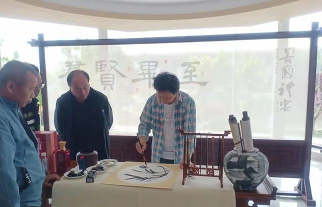 8d9a08f4aa3a734f7d3316622d74e84f_副本