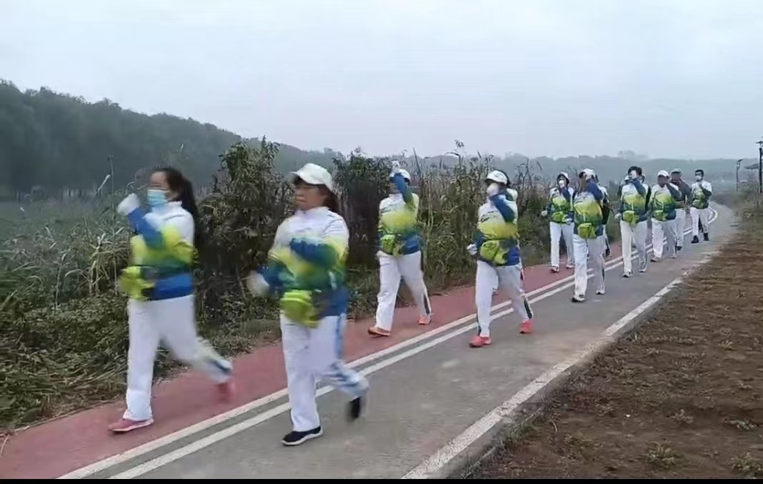 级索镇北沙河湿地公园徒步队2