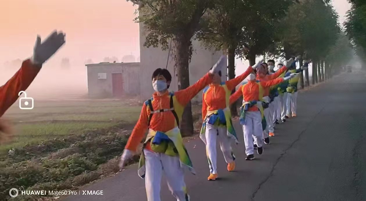 级索镇级索徒步队2