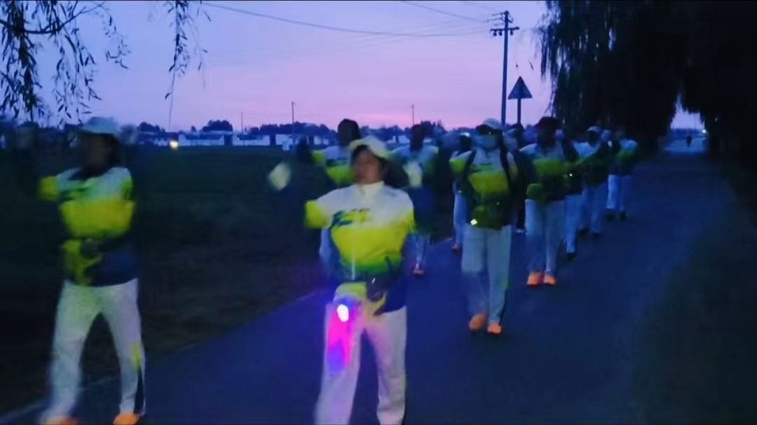 级索镇级索徒步队2