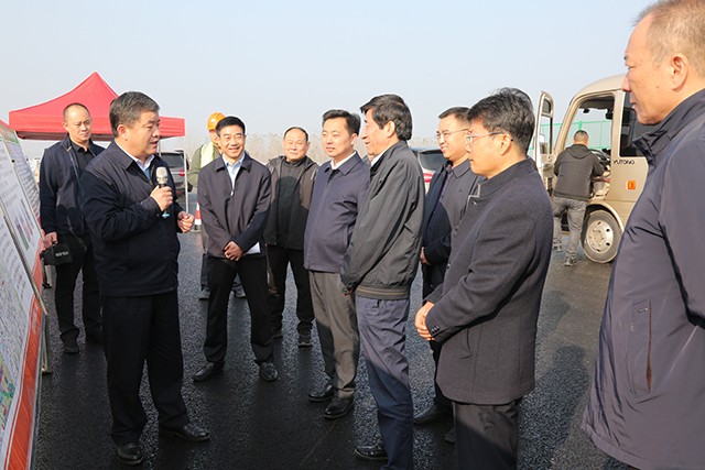 20241121市人大常委会调研全市农村公路重大交通基础设施项目实施情况