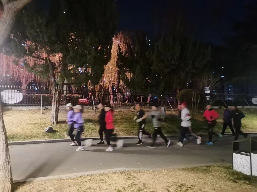 滕州晨跑队2