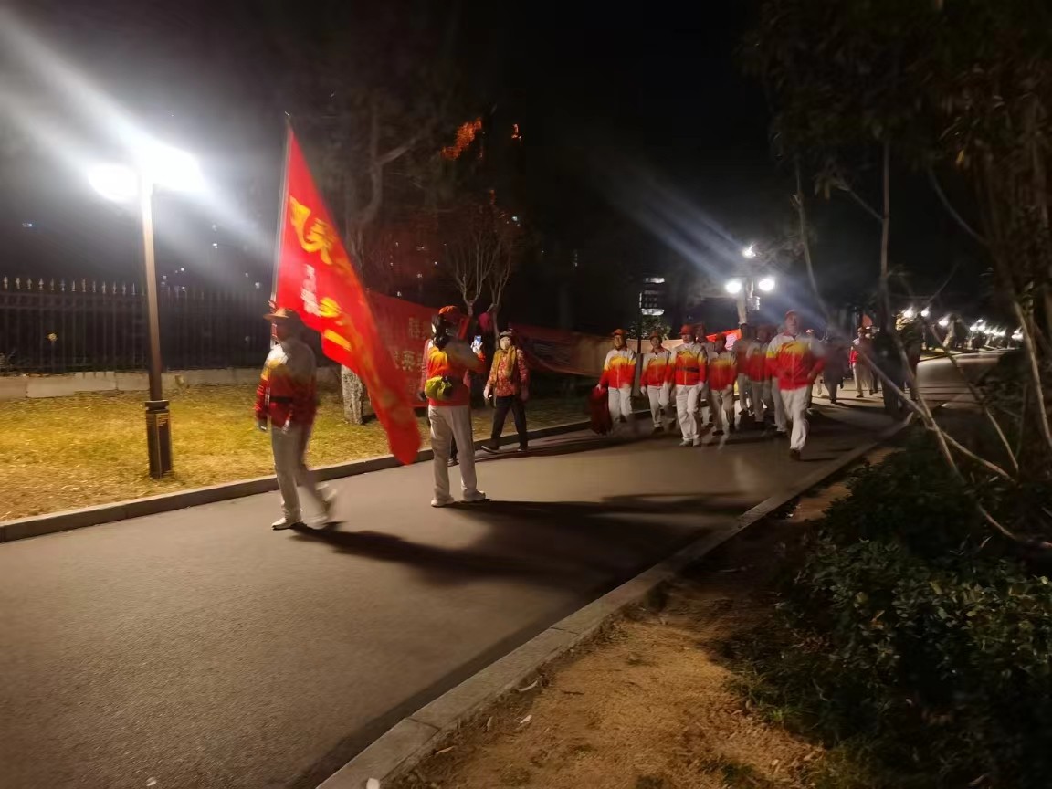 飒爽英姿健走团2