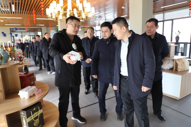 洪绪镇调研、领导干部学习