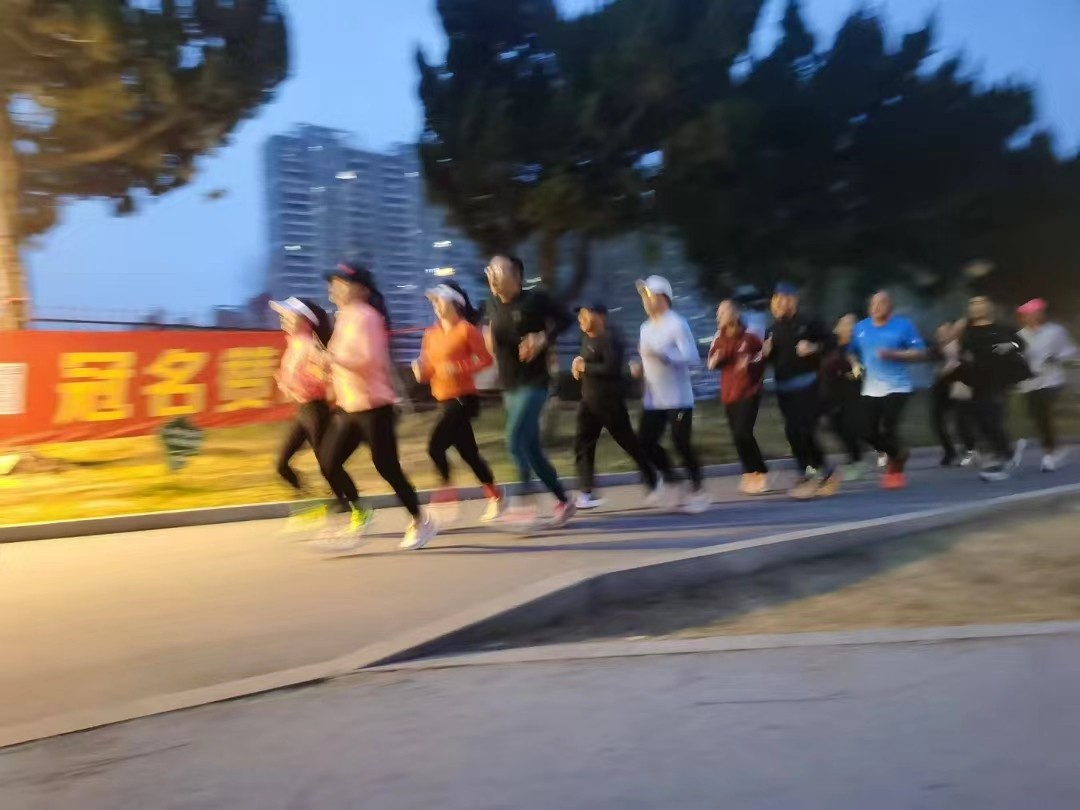 滕州晨跑队2