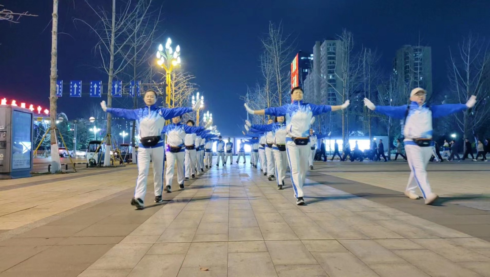滕州市市民公园健身俱乐部2