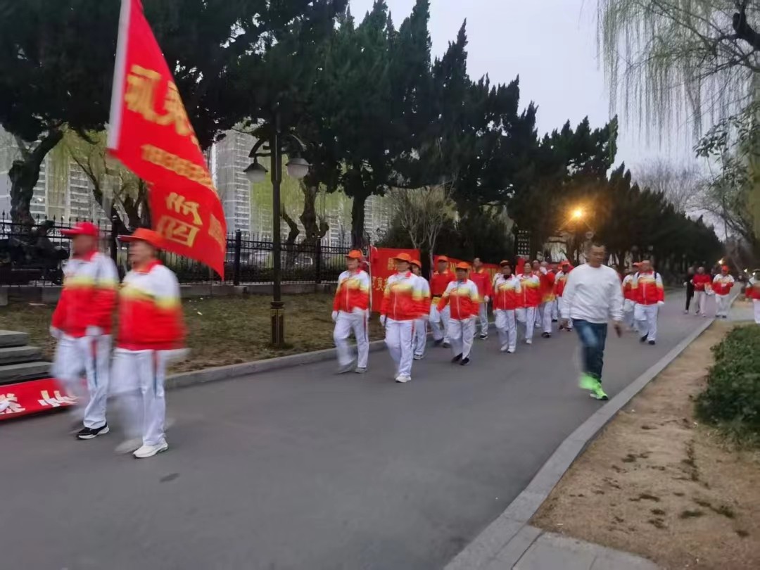 飒爽英姿健走团2