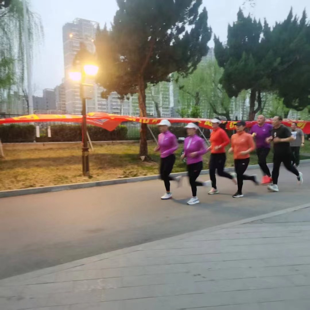 滕州晨跑队2