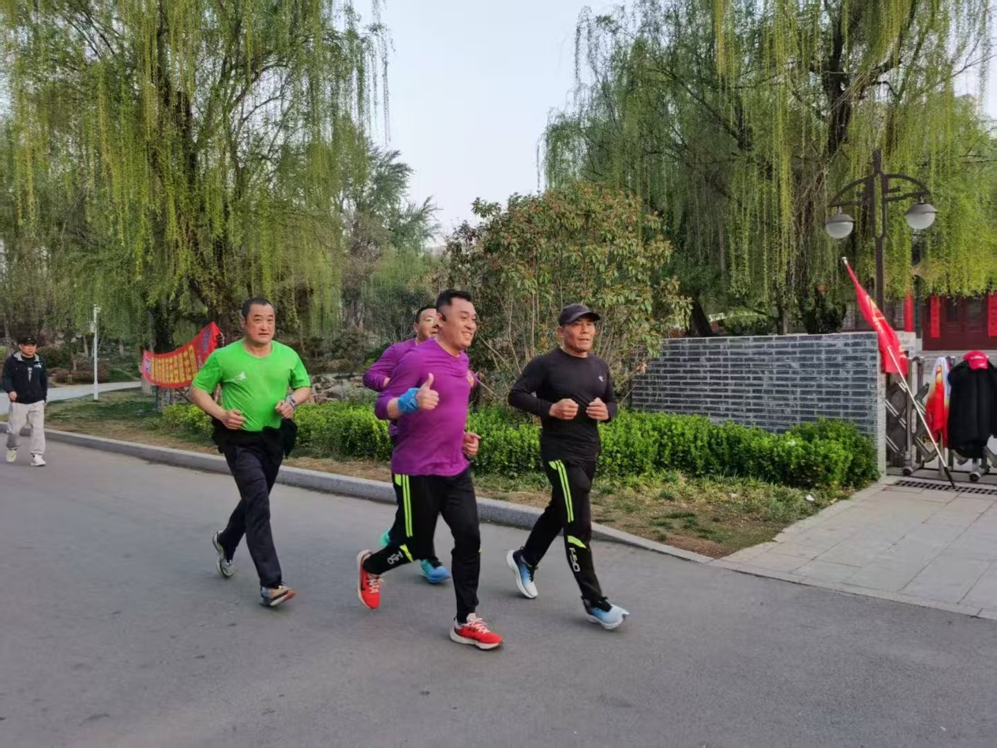 滕州晨跑队2