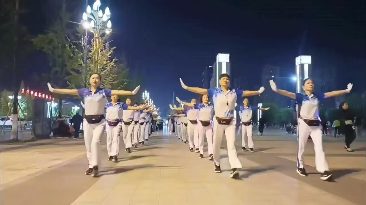 滕州市市民公园健身俱乐部2