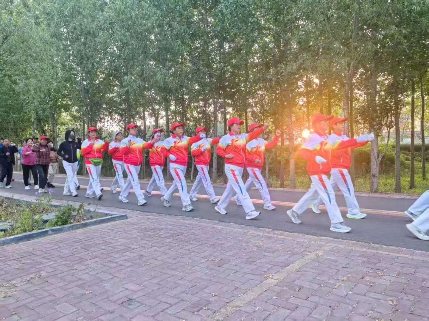 官桥古薛健走队2