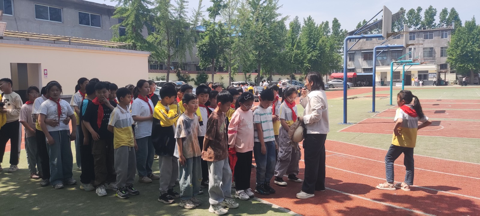 班主任协助组织