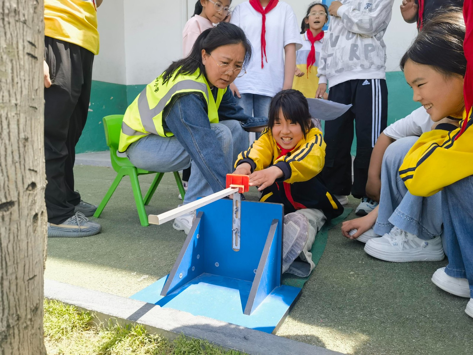 四年级坐位体前屈女