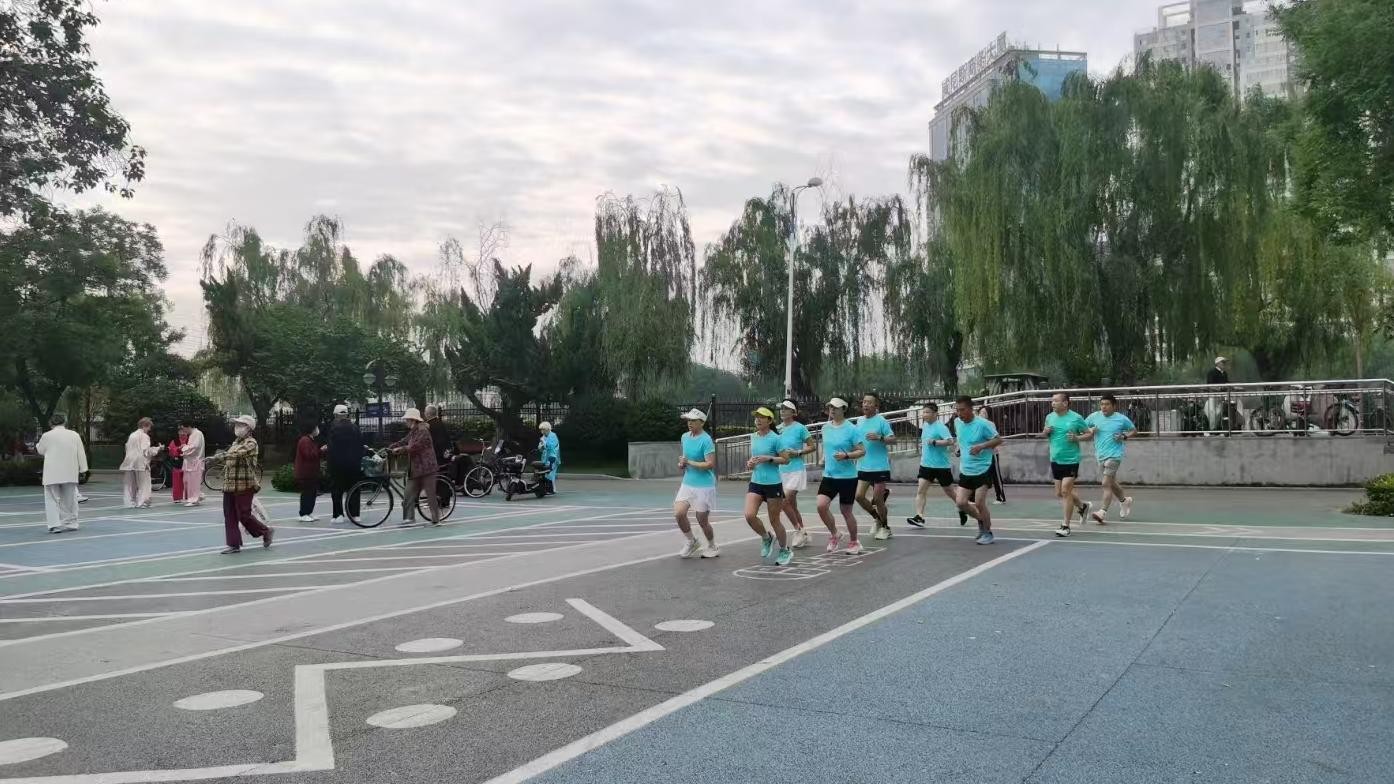 滕州晨跑队2
