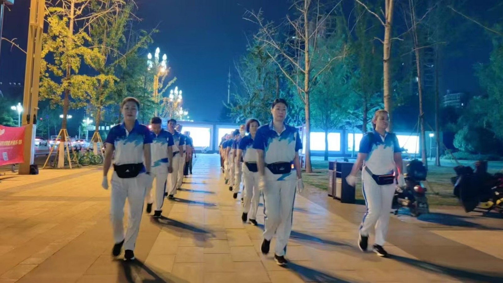 滕州市市民公园健身俱乐部2