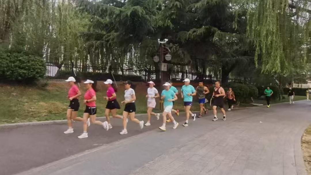 滕州晨跑队2