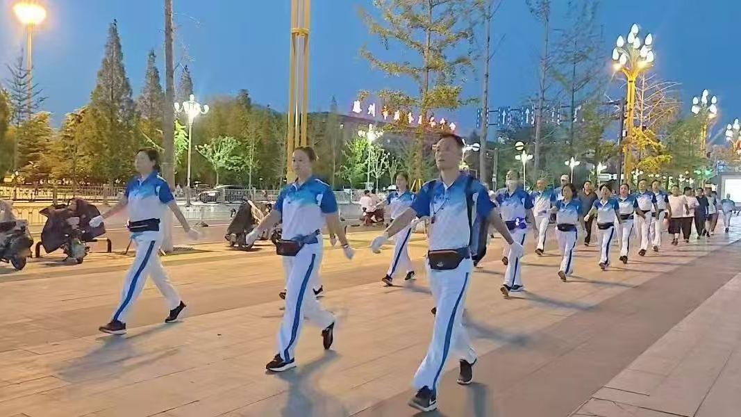 滕州市市民公园健身俱乐部2