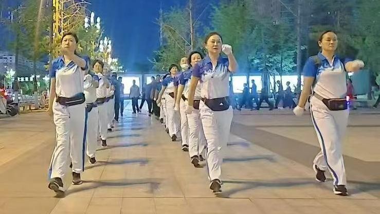 滕州市市民公园健身俱乐部2