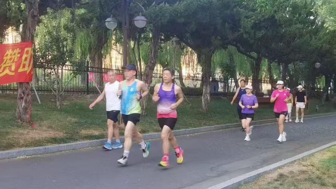 滕州晨跑队2
