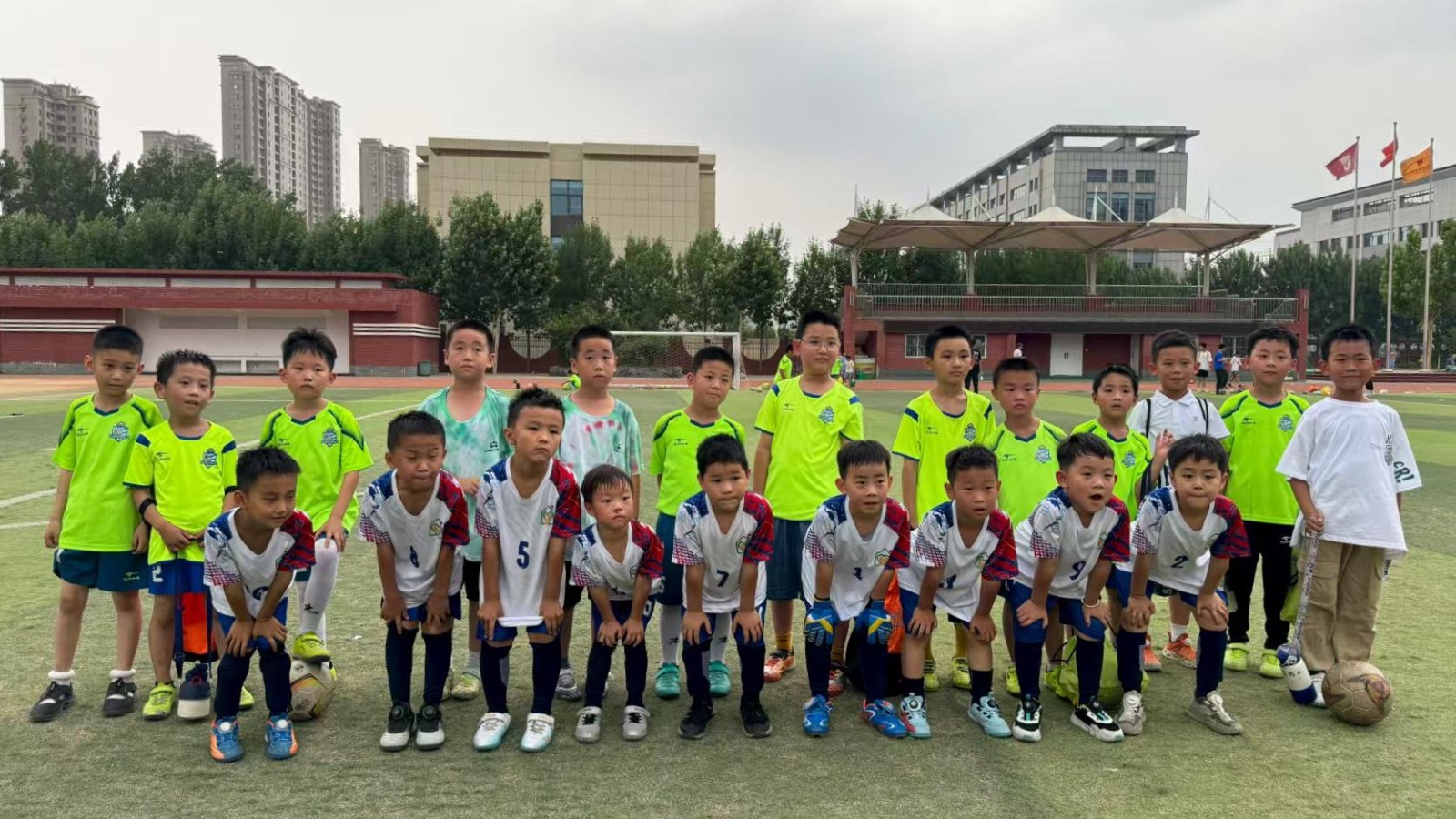 冠霖足球俱乐部