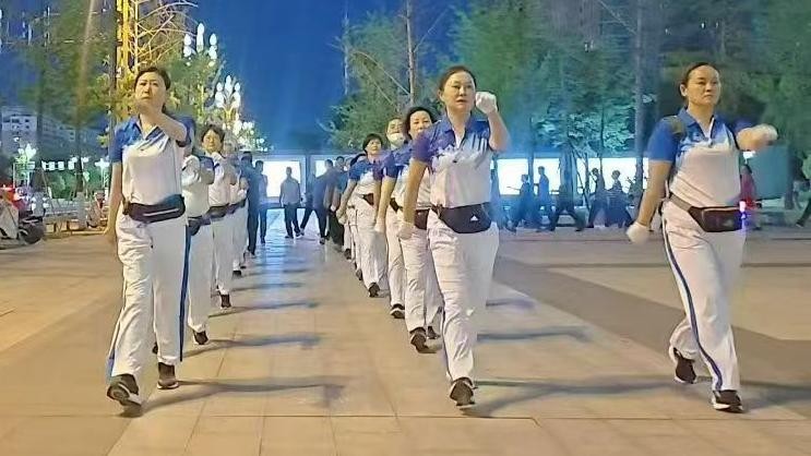 滕州市市民公园健身俱乐部2