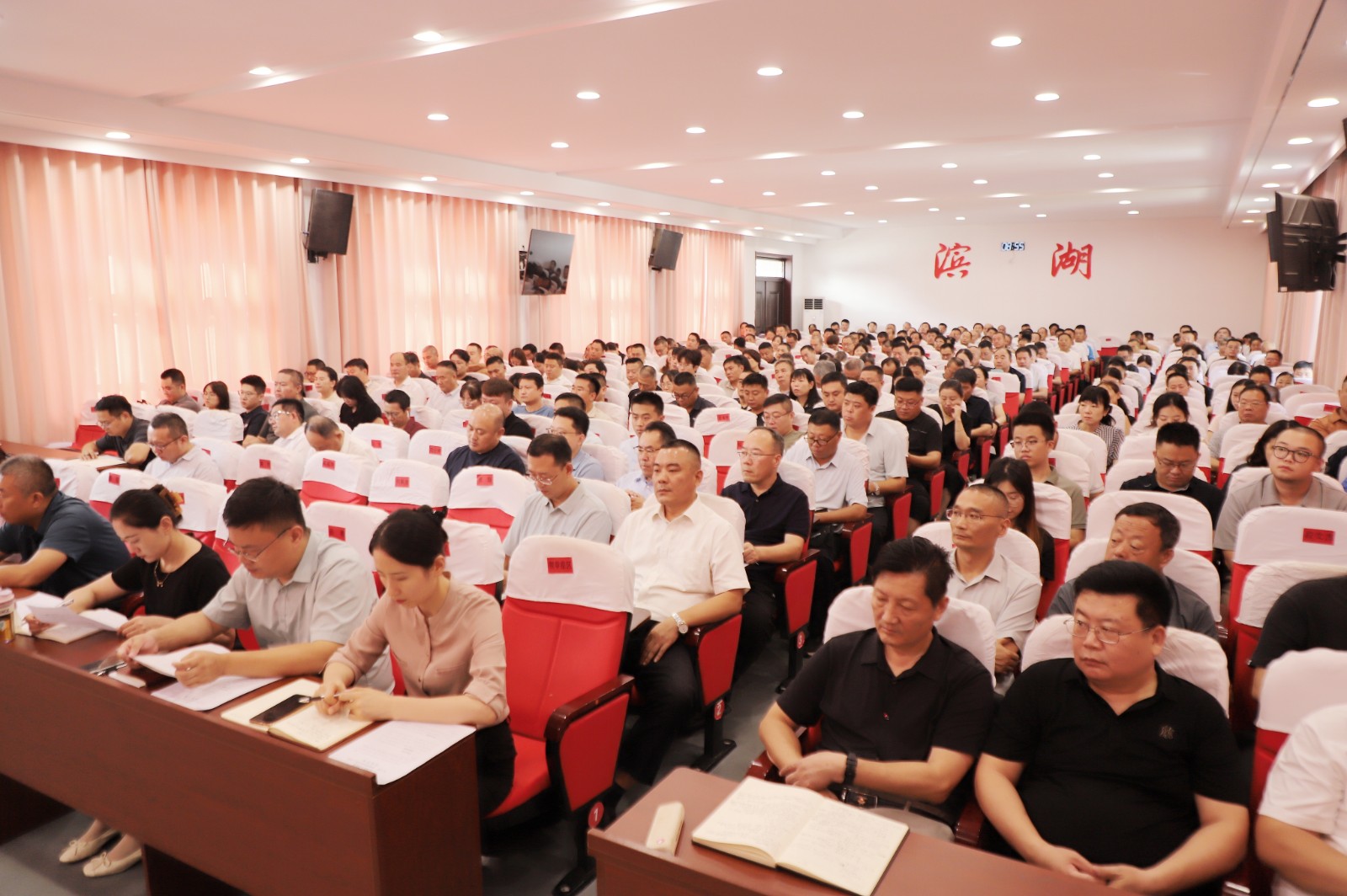 f2ae63de7e4141663e274a7f9076dcb2