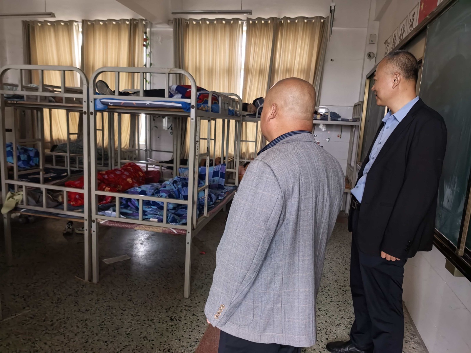 63de3a9e17dd235b120fcca86c8e0dc8