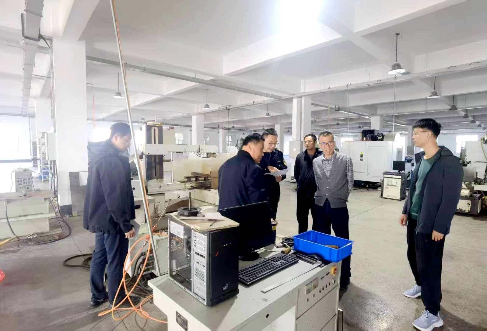 市应急管理局到山东华杰豪医疗器械有限公司进行安全隐患回头看