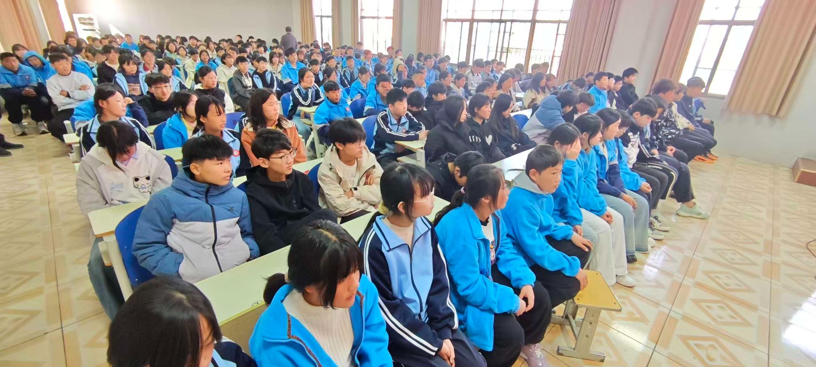 2b4db3a0ba33dd3a9f6157bd7f4e723