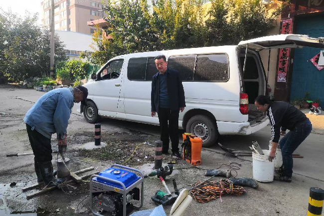 新悦城社区丁庄居更换文化广场健身操器材111_副本