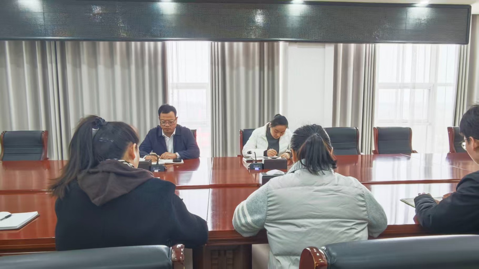 邱书记、李科长