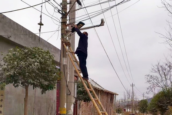 下曹王安装路灯