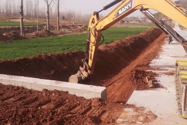 整修田地排水沟渠