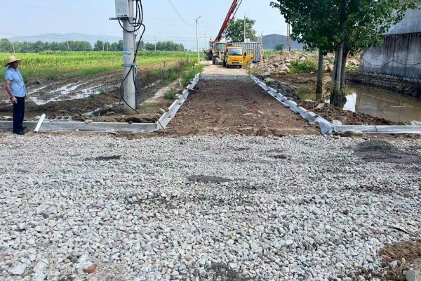 修老化损坏道路