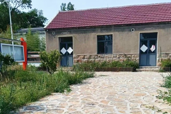 装修村委会办公室_1