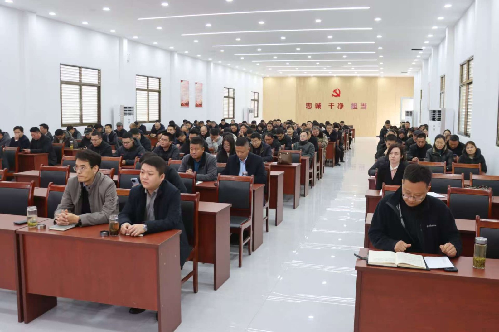 d9eafd17f45d36863fe12f78a9e93527