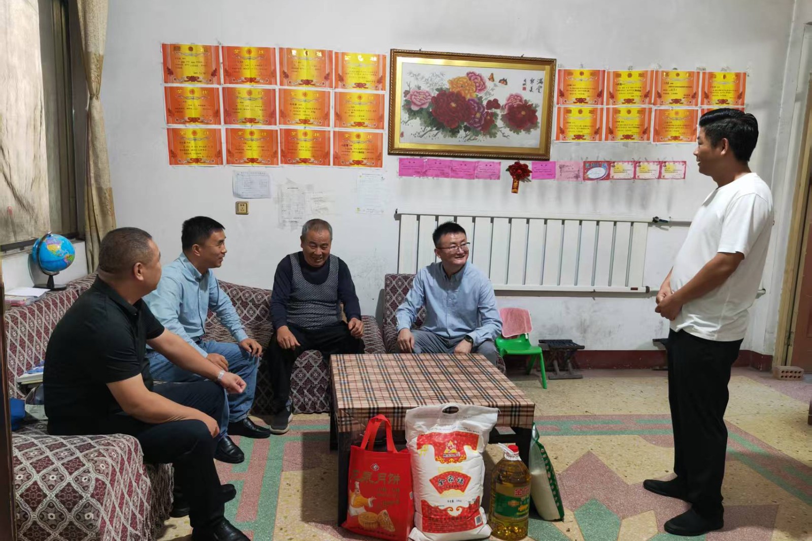 9月30日，开展“迎中秋·情暖万家”-