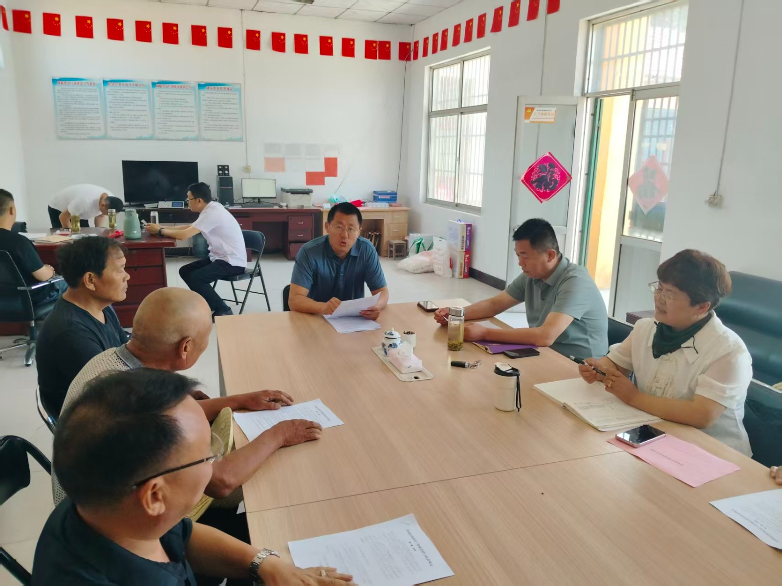 刘书记到薛阳片区组织学习农村干部廉洁履行职责规定。
