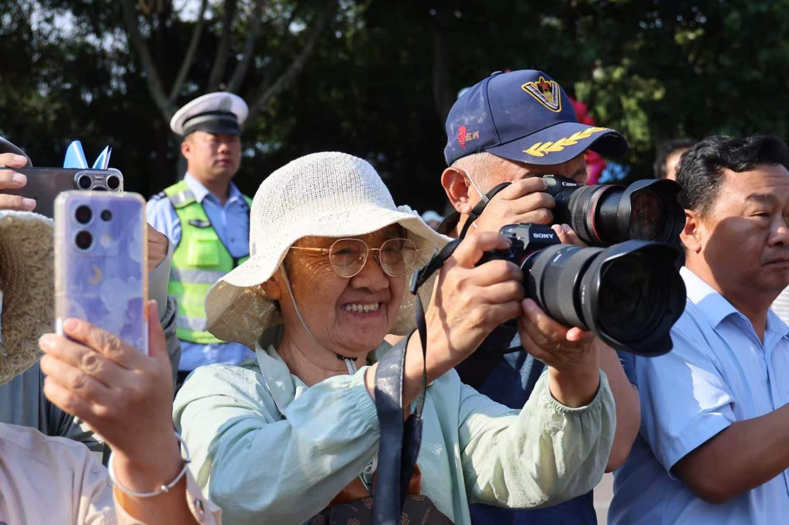 记录高考结束后的喜悦时刻