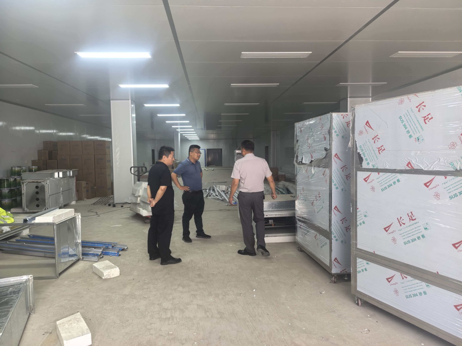 马镇长入企调研项目建设进度