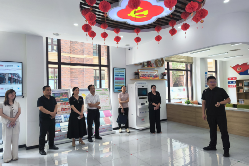 625孙冰张慧陪同