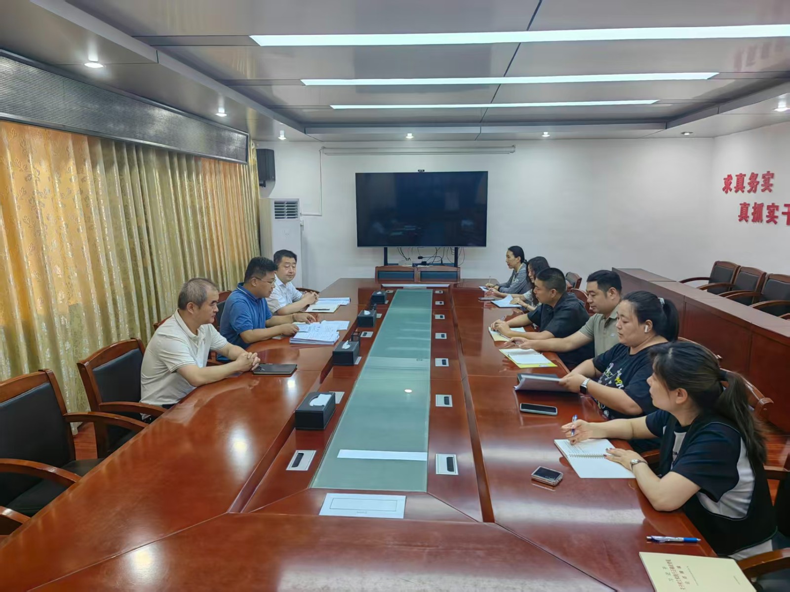 马镇长组织召开分管部门工作例会,传达镇会议精神,安排近期任务
