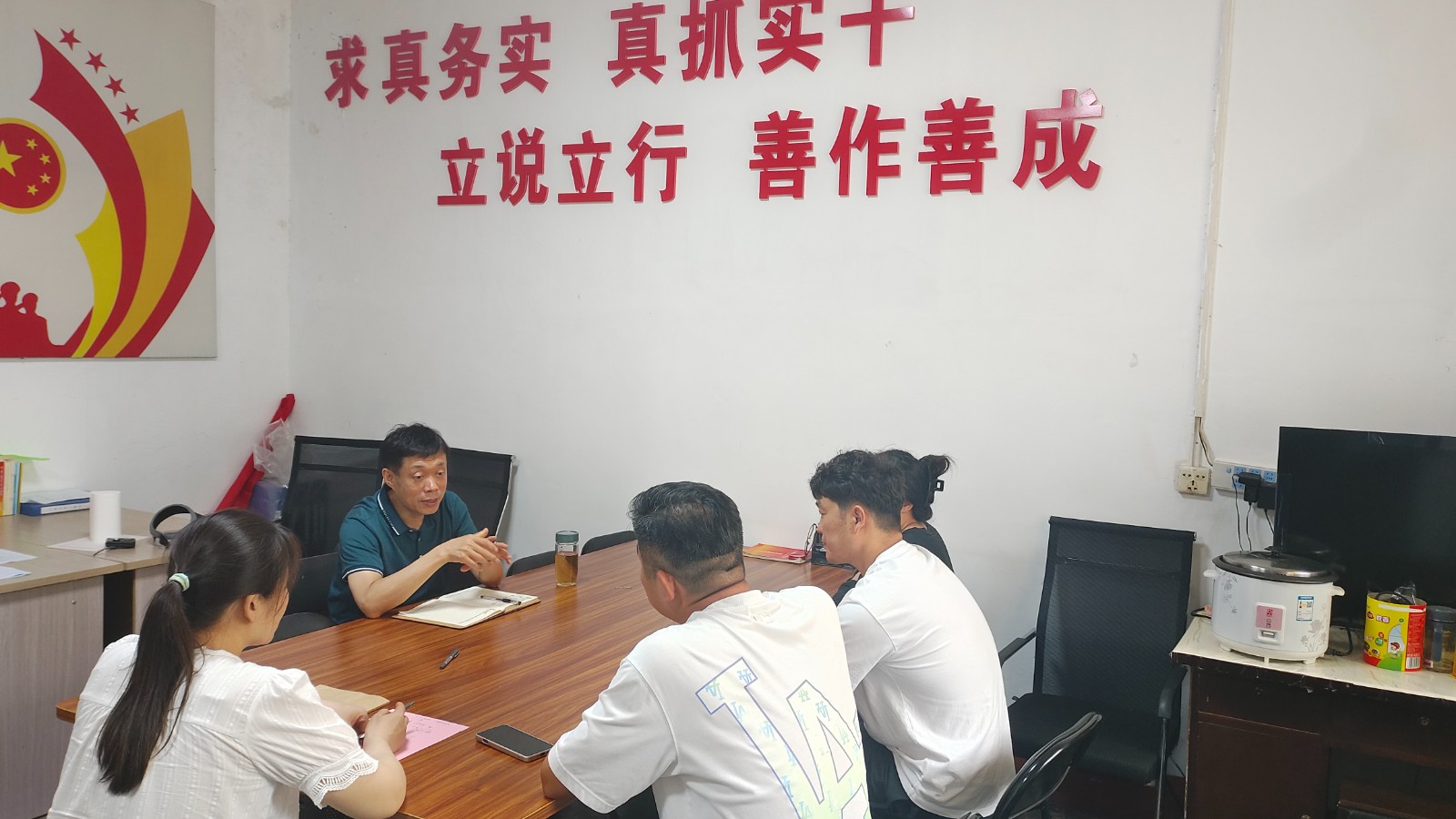 邓主席到刘村片区调研人大换届相关工作